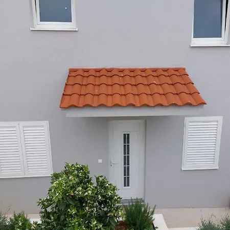 아파트 Vini 돈지세케트